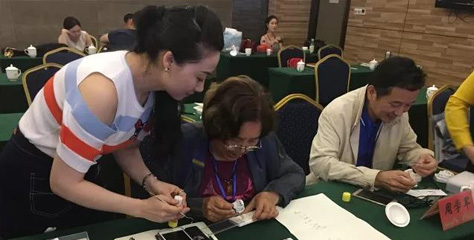 十年磨一劍，礪得梅花香
